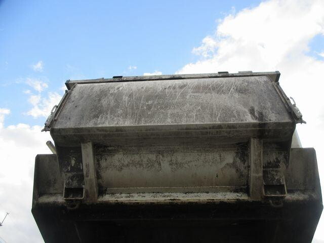 日野レンジャーパッカー車（塵芥車）中型（4t）[写真12]