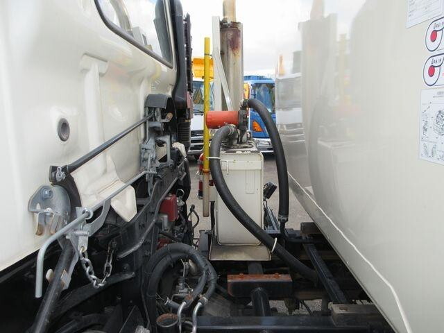 日野レンジャーパッカー車（塵芥車）中型（4t）[写真20]