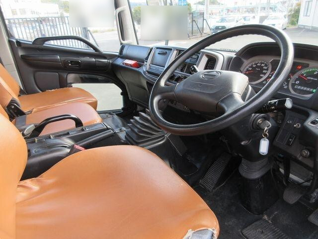 日野レンジャーパッカー車（塵芥車）中型（4t）[写真33]