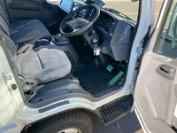 いすゞエルフ冷凍車（冷蔵車）小型（2t・3t）[写真18]