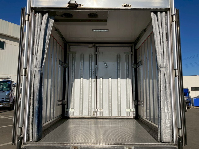 いすゞエルフ冷凍車（冷蔵車）小型（2t・3t）[写真22]