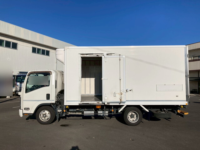 いすゞエルフ冷凍車（冷蔵車）小型（2t・3t）[写真06]
