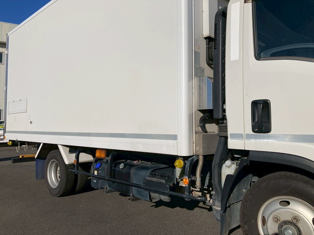 いすゞエルフ冷凍車（冷蔵車）小型（2t・3t）[写真07]