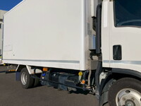 いすゞエルフ冷凍車（冷蔵車）小型（2t・3t）[写真08]