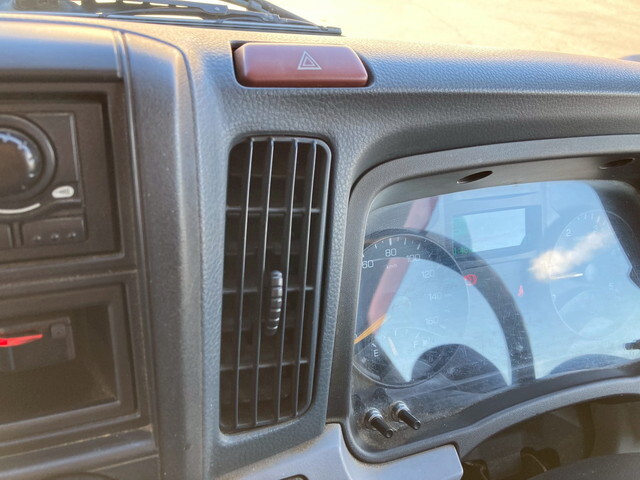 三菱ふそうキャンタークレーン4段小型（2t・3t）[写真12]