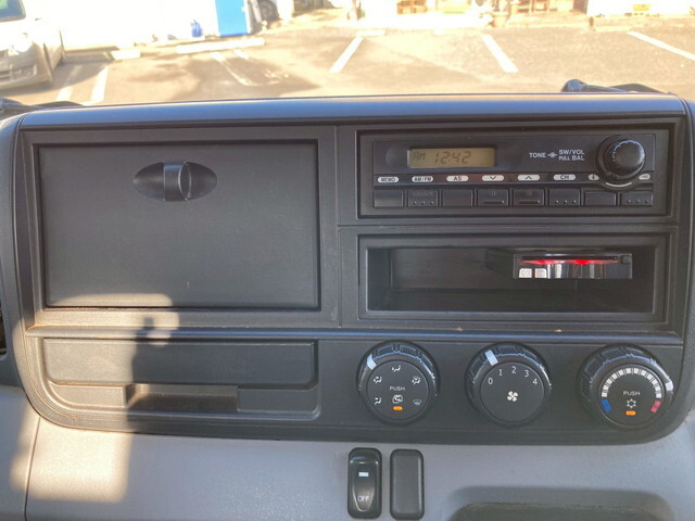 三菱ふそうキャンタークレーン4段小型（2t・3t）[写真15]