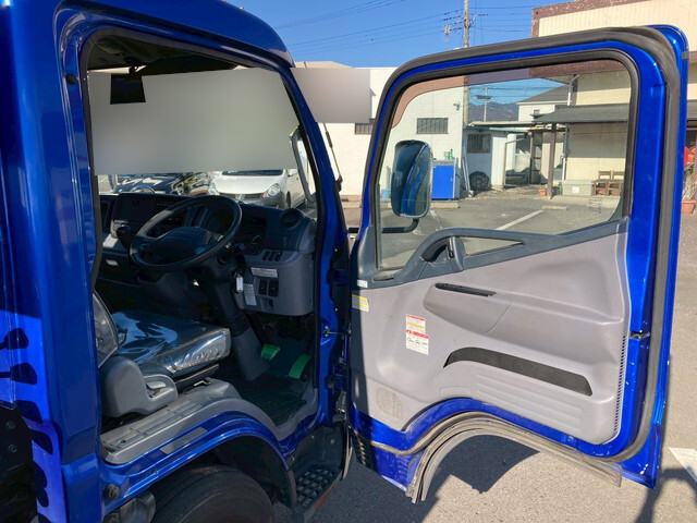 三菱ふそうキャンタークレーン4段小型（2t・3t）[写真20]