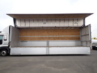 いすゞギガアルミウイング大型（10t）[写真12]