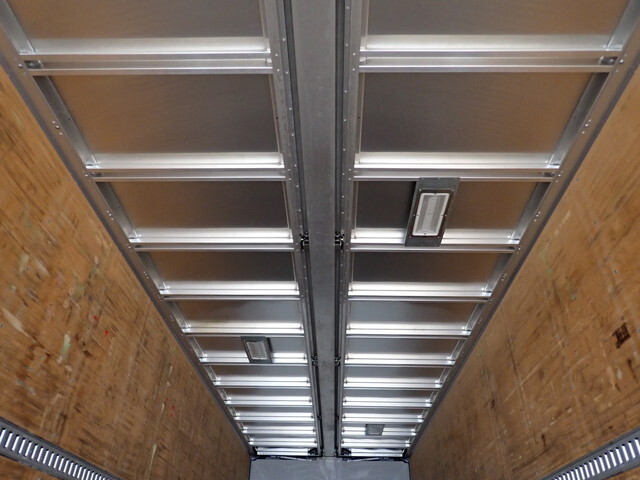 いすゞギガアルミウイング大型（10t）[写真15]