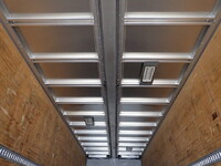 いすゞギガアルミウイング大型（10t）[写真16]