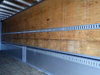 いすゞギガアルミウイング大型（10t）[写真20]