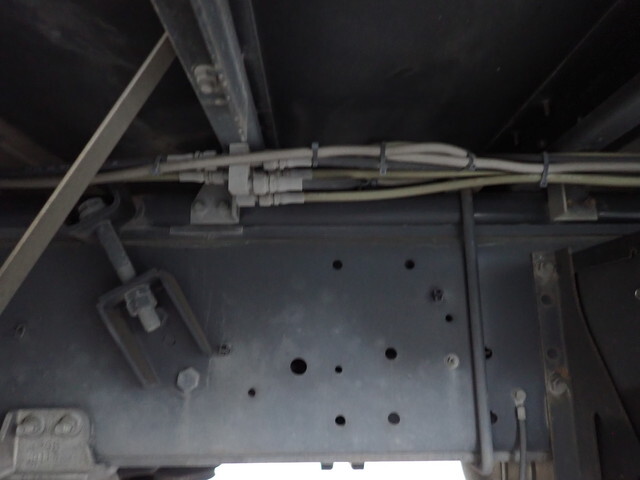 いすゞギガアルミウイング大型（10t）[写真24]