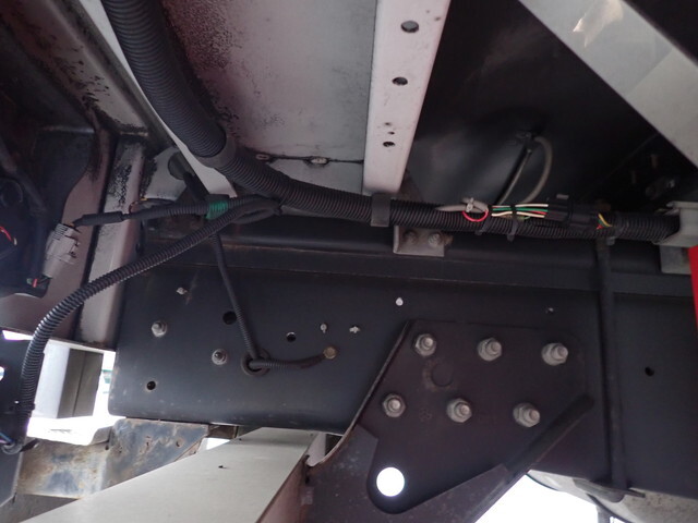 いすゞギガアルミウイング大型（10t）[写真26]