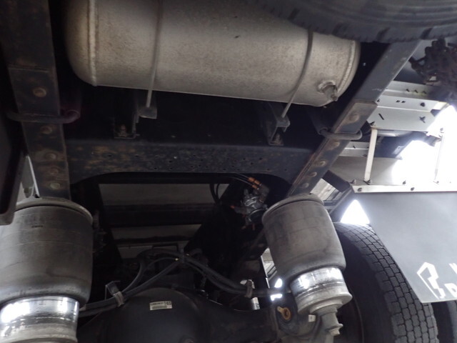 いすゞギガアルミウイング大型（10t）[写真28]