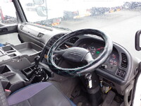 いすゞギガアルミウイング大型（10t）[写真30]