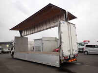 いすゞギガアルミウイング大型（10t）[写真02]