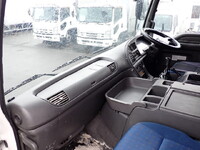 いすゞギガアルミウイング大型（10t）[写真31]