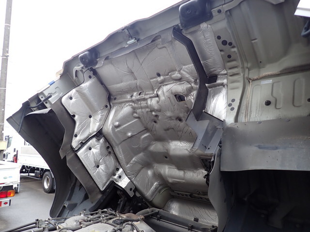 いすゞギガアルミウイング大型（10t）[写真35]