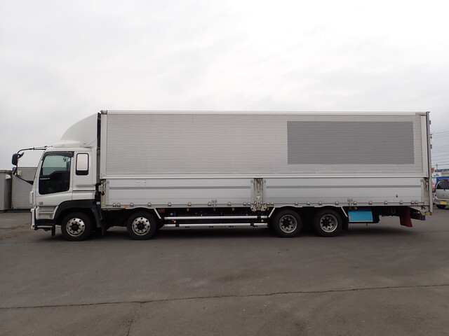 いすゞギガアルミウイング大型（10t）[写真07]