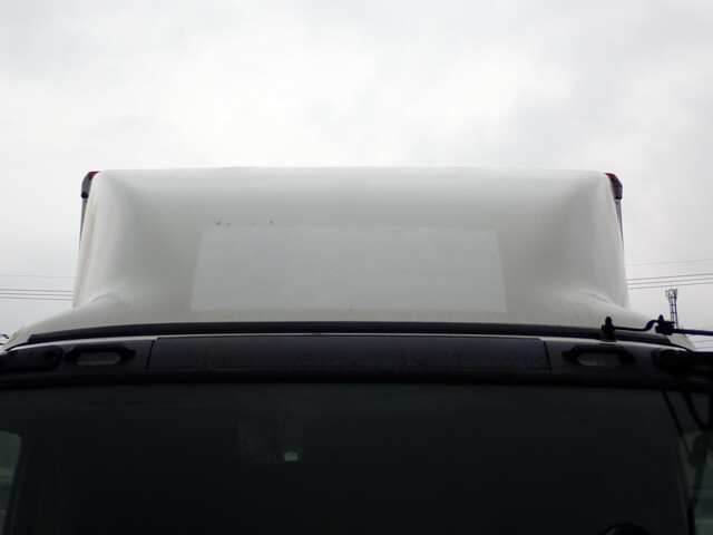 いすゞギガアルミウイング大型（10t）[写真09]