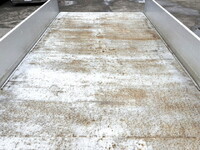 いすゞフォワード平ボディ中型（4t）[写真12]