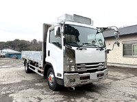 いすゞフォワード平ボディ中型（4t）[写真01]