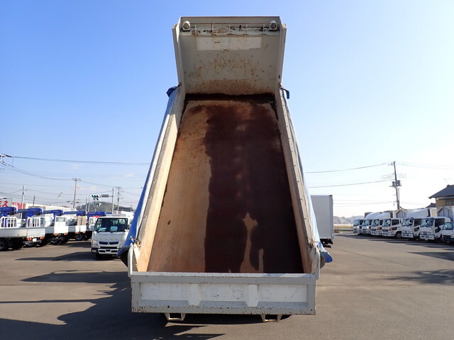 いすゞギガダンプ大型（10t）[写真10]