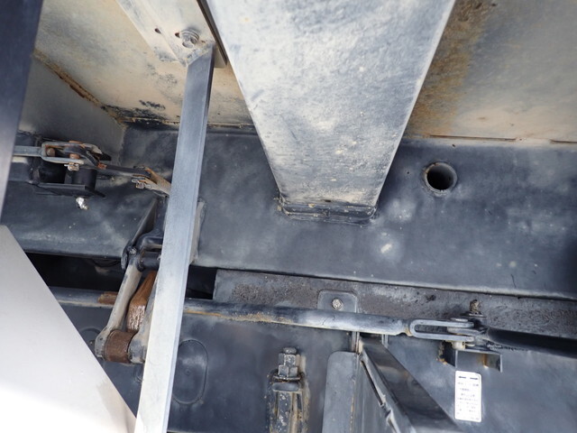 いすゞギガダンプ大型（10t）[写真28]