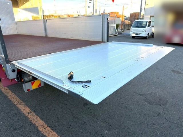 日野レンジャーアルミブロック中型（4t）[写真05]