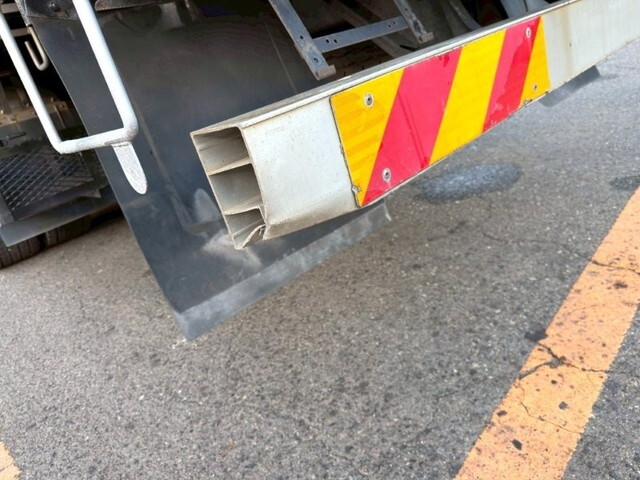 いすゞギガクレーン4段大型（10t）[写真22]