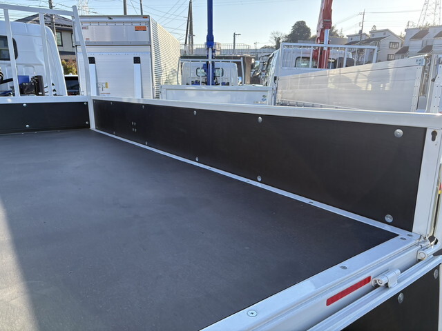 三菱ふそうキャンタークレーン4段小型（2t・3t）[写真11]