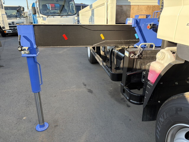 三菱ふそうキャンタークレーン4段小型（2t・3t）[写真16]