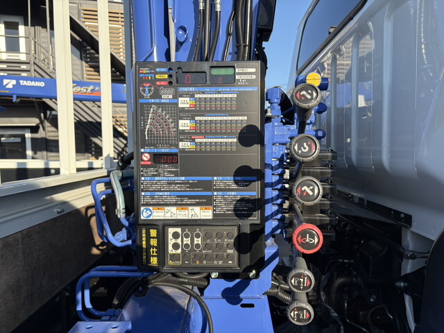 三菱ふそうキャンタークレーン4段小型（2t・3t）[写真18]