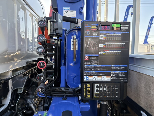 三菱ふそうキャンタークレーン4段小型（2t・3t）[写真19]