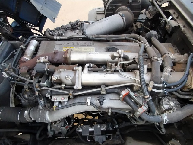 いすゞギガトレーラーヘッド（トラクターヘッド）大型（10t）[写真13]