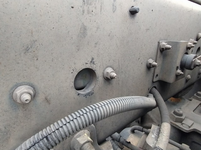 いすゞギガトレーラーヘッド（トラクターヘッド）大型（10t）[写真15]