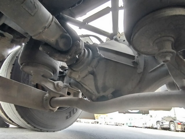 いすゞギガトレーラーヘッド（トラクターヘッド）大型（10t）[写真17]