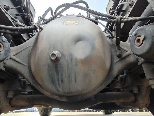 いすゞギガトレーラーヘッド（トラクターヘッド）大型（10t）[写真18]