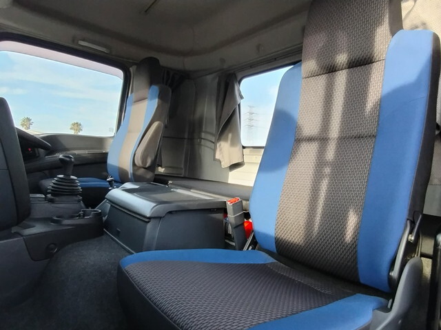 いすゞギガトレーラーヘッド（トラクターヘッド）大型（10t）[写真21]