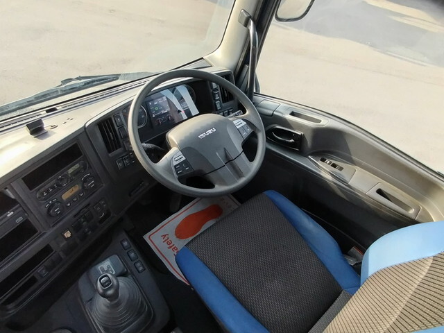 いすゞギガトレーラーヘッド（トラクターヘッド）大型（10t）[写真22]