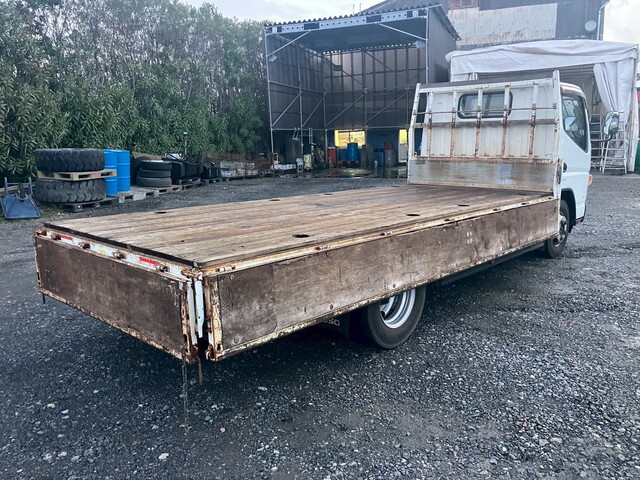 三菱ふそうキャンター平ボディ小型（2t・3t）[写真14]