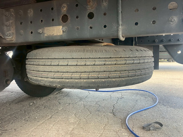 三菱ふそうキャンター平ボディ小型（2t・3t）[写真18]