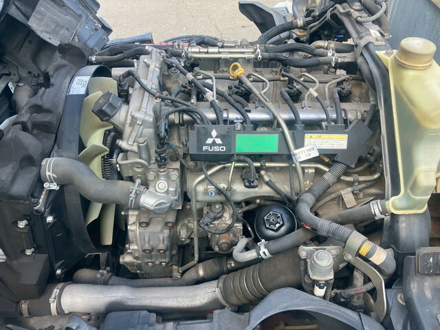 三菱ふそうキャンター平ボディ小型（2t・3t）[写真23]