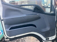 三菱ふそうキャンター平ボディ小型（2t・3t）[写真27]