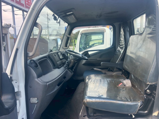 三菱ふそうキャンター平ボディ小型（2t・3t）[写真29]