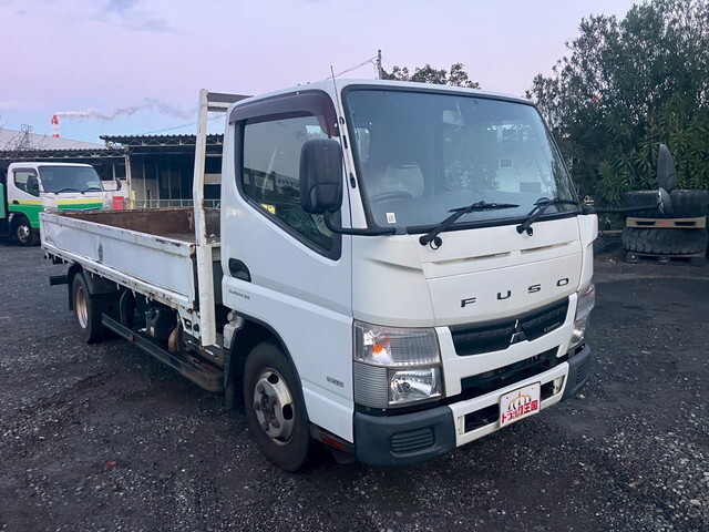 三菱ふそうキャンター平ボディ小型（2t・3t）[写真03]