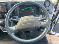 三菱ふそうキャンター平ボディ小型（2t・3t）[写真37]