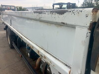 三菱ふそうキャンター平ボディ小型（2t・3t）[写真08]