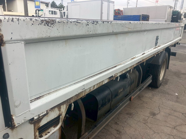 三菱ふそうキャンター平ボディ小型（2t・3t）[写真08]