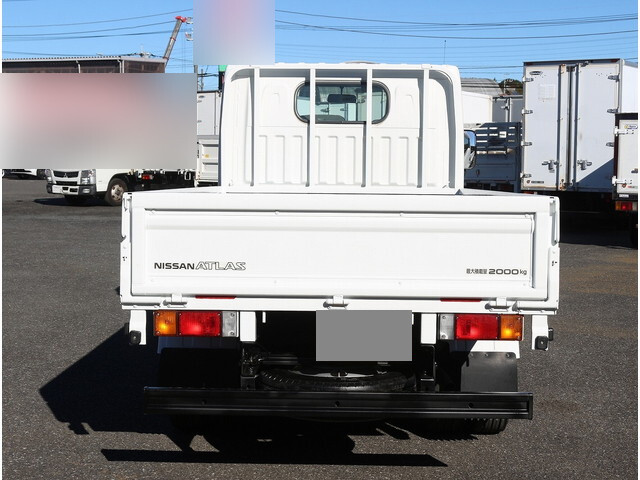 日産アトラス平ボディ小型（2t・3t）[写真12]